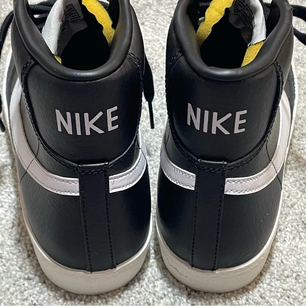 LIKE NEW Nike Blazer Mid '77 Vintage Sneaker, Black Sail - Mens US 8.5 WORN ONCE